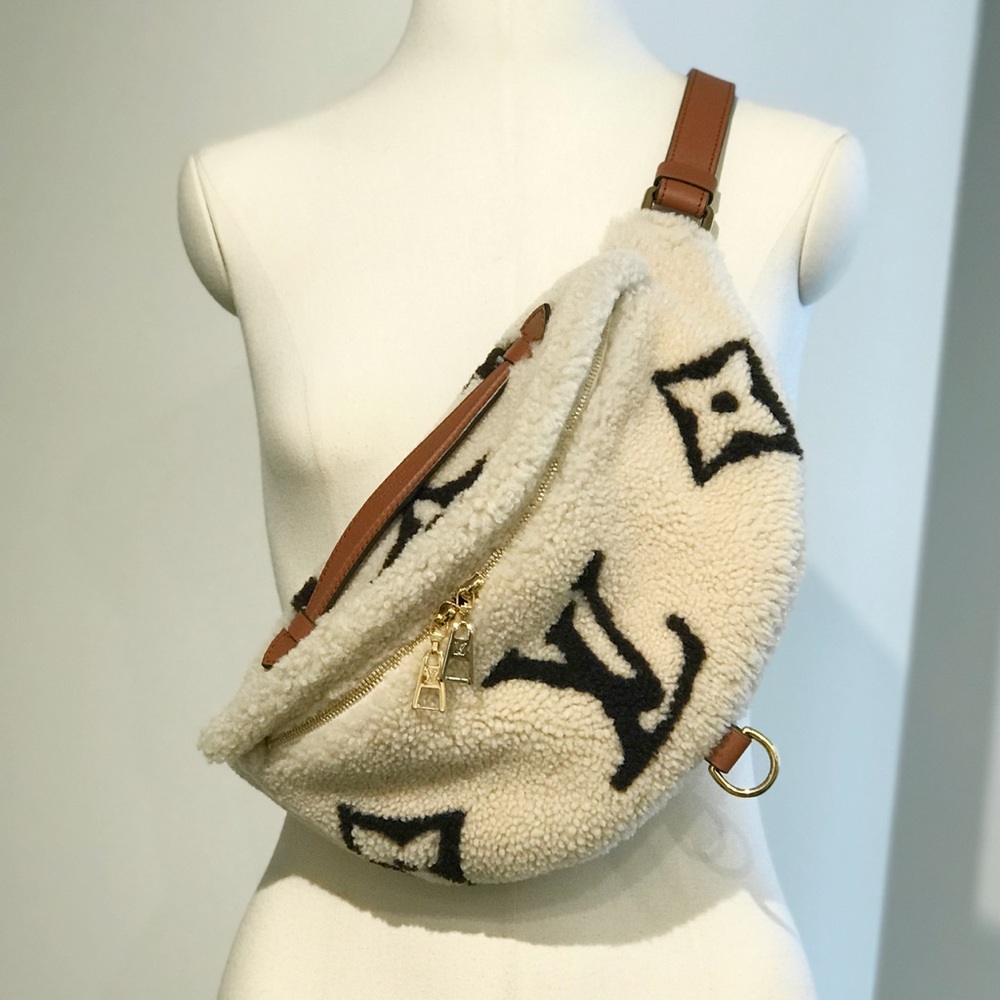 ⚜️ Louis Vuitton bumbag ⚜️